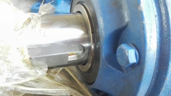 ** Sold ** มอเตอร์เกียร์ Sumitomo Cyclodrive 5 HP มีเบรค ทด 1:25 เพลาออก 60 RPM ของใหม่เก่าเก็บไม่เคยใช้งาน