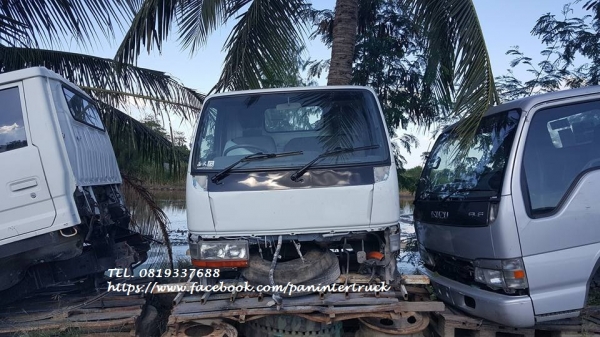 FROM JAPANหัวเก๋งรถบรรทุก4 ล้อ,6 ล้อเล็ก / CABIN MITSUBISHI CANTER(รุ่นยกหัวไม่ได้) ราคาเพียง 55,000 บาท สนใจรีบติดต่อ 0819337688