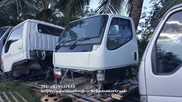 FROM JAPANหัวเก๋งรถบรรทุก4 ล้อ,6 ล้อเล็ก / CABIN MITSUBISHI CANTER(รุ่นยกหัวไม่ได้) ราคาเพียง 55,000 บาท สนใจรีบติดต่อ 0819337688