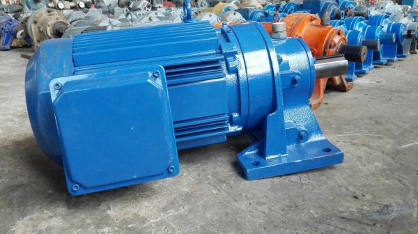 ** จัดส่งไปกาฬสินธ์ครับ ** มอเตอร์เกียร์ Sumitomo Cyclodrive 10 HP ทด 1:21 เพลาออก 70 RPM ของใหม่เก่าเก็บไม่เคยใช้งาน