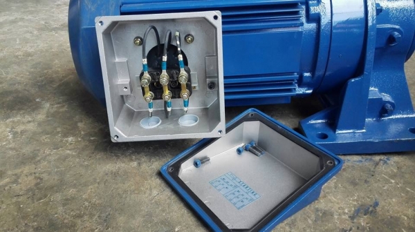 ** จัดส่งไปกาฬสินธ์ครับ ** มอเตอร์เกียร์ Sumitomo Cyclodrive 10 HP ทด 1:21 เพลาออก 70 RPM ของใหม่เก่าเก็บไม่เคยใช้งาน