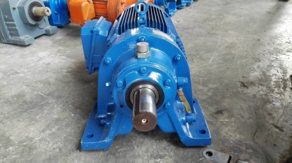 ** จัดส่งไปกาฬสินธ์ครับ ** มอเตอร์เกียร์ Sumitomo Cyclodrive 10 HP ทด 1:21 เพลาออก 70 RPM ของใหม่เก่าเก็บไม่เคยใช้งาน