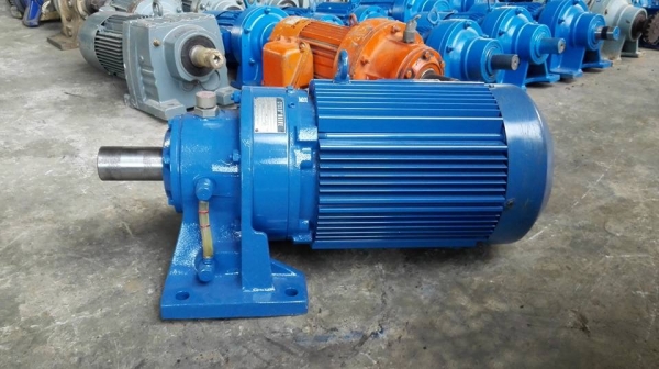 ** จัดส่งไปกาฬสินธ์ครับ ** มอเตอร์เกียร์ Sumitomo Cyclodrive 10 HP ทด 1:21 เพลาออก 70 RPM ของใหม่เก่าเก็บไม่เคยใช้งาน