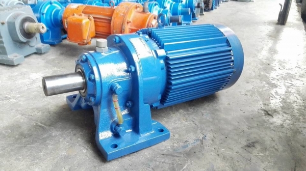 ** จัดส่งไปกาฬสินธ์ครับ ** มอเตอร์เกียร์ Sumitomo Cyclodrive 10 HP ทด 1:21 เพลาออก 70 RPM ของใหม่เก่าเก็บไม่เคยใช้งาน