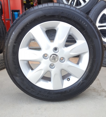 ขายล้อNISSAN March 15 ยางปี16  4 ล้อ
