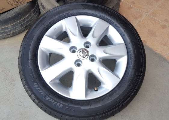 ขายล้อNISSAN March 15 ยางปี16  4 ล้อ