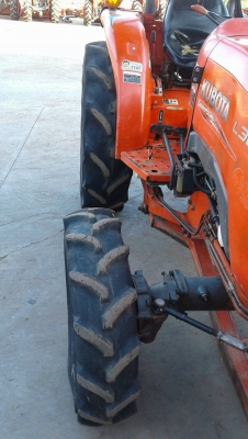 Kubota L3608 ปี54 หาง5 ใบดัน 1,500ชม เล่มพร้อมโอน