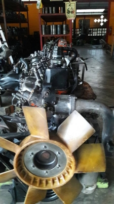 เครื่องยนต์6SD1#240เครื่องสวยติดดีข้อ เสื้อ ฝาแสตนดาร์ดเดิมครับ