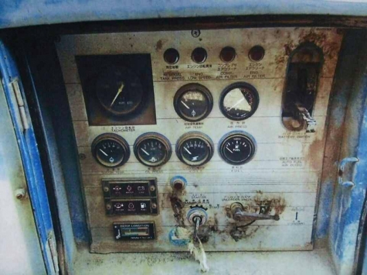 ขายปั้มลม Komatsu 650 Cfm 10.5 Bar เครื่องยนต์ Hino Ho7C สนใจ 0909527888 ขายปั้มลม Komatsu 650 Cfm 10.5 Bar เครื่องยนต์ Hino Ho7C สนใจ 0909527888