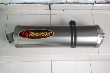 ขายปลายท่อไทเนียม akrapovic