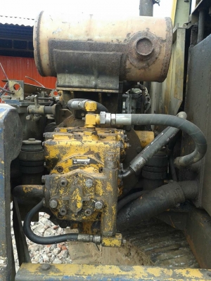 ขายรถขุดแบ็คโค KOMATSU PC60-5เครื่องเดิม ปั๊มเดิมบูมสวย รถพร้อมทำงาน