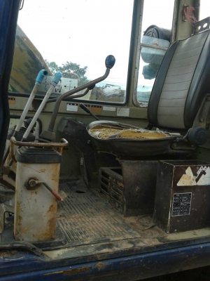 ขายรถขุดแบ็คโค KOMATSU PC60-5เครื่องเดิม ปั๊มเดิมบูมสวย รถพร้อมทำงาน