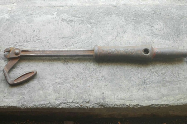 ขายคีมถอนตะปู   BAHCO 38 MADE IN SWEDEN.สภาพมือสอง
