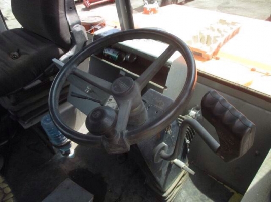 รถบด 2ล้อเหล็ก  ขับเคลื่อน2ล้อ หน้า L+RหลังL+R. อิสระ4ล้อ