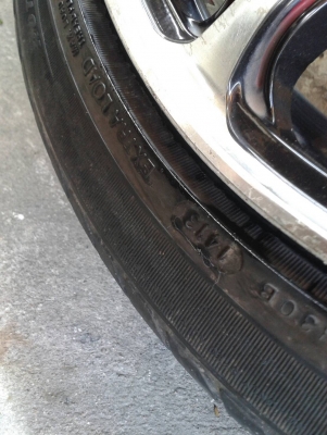 ขอบ17นิ้ว4รู100 พร้อมยาง ชุดนี้ ราคา 6700 บาท