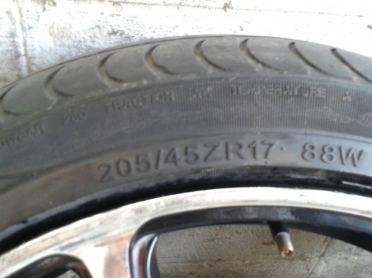 ขอบ17นิ้ว4รู100 พร้อมยาง ชุดนี้ ราคา 6700 บาท