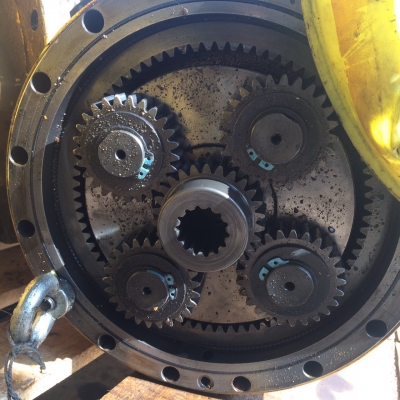 ขายมอเตอร์สวิง โคมัตซุ 2PC 200