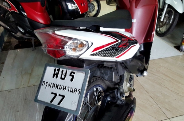 มีโอ z ปี 54 สีขาวแดงทะเบียนสวย เลข 77 กทม แถม 3 รายการ 17900