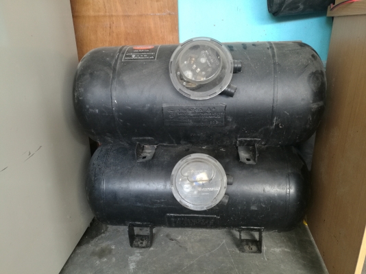 ขายถังแก๊ส 58ลิตร ใบละ3500 มี2ใบครับ