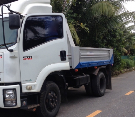 รถอีซูซุ 6 ล้อดั้ม FTR 240 แรงม้า. ปี 54. , ( รถวิ่ง 14x,xxx กม. ) สนใจติดต่อ 081 - 6079515