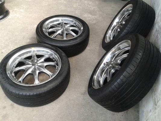 ขอบ17นิ้ว5รู100/114 พร้อมยาง ชุดนี้ ราคา 7300 บาท