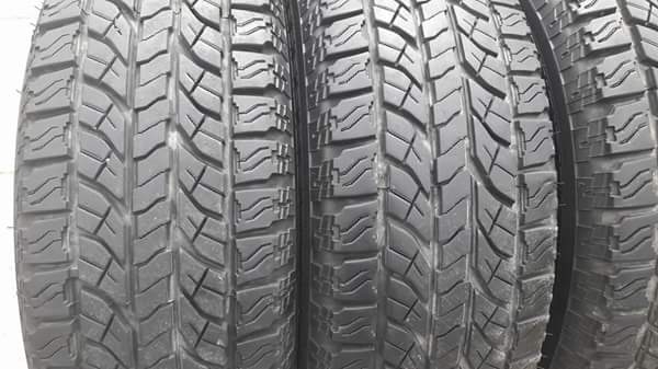 ขายยาง 265/70/16 ปี 13สวยๆ ขายยาง 265/70/16 ปี 13สวยๆ