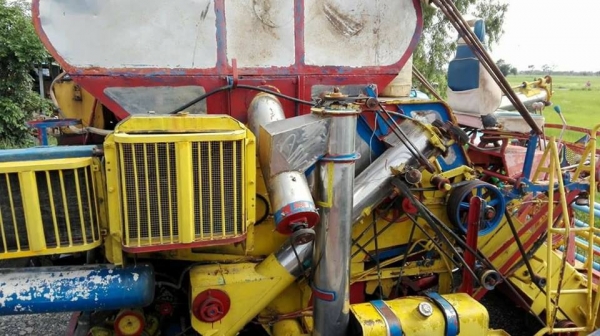 ขายรถเกี่ยวข้าว ช้างน้อยจอมพลังอุ้ม1.5ตัน เกษตรพัฒนา ช่วงล่าง10เครื่องอีซูซุ185