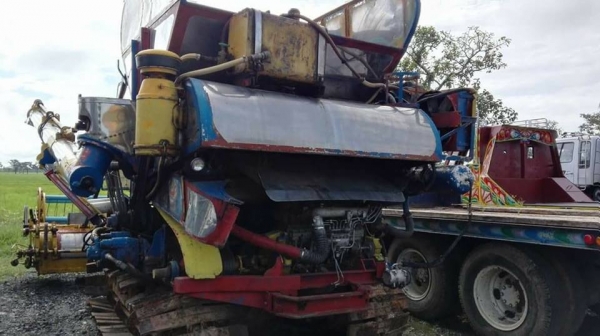 ขายรถเกี่ยวข้าว ช้างน้อยจอมพลังอุ้ม1.5ตัน เกษตรพัฒนา ช่วงล่าง10เครื่องอีซูซุ185