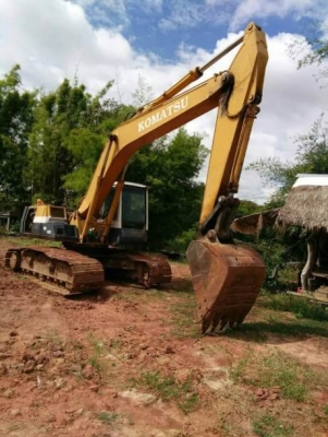 KOMATSU PC 200-5 KOMATSU PC 200-5