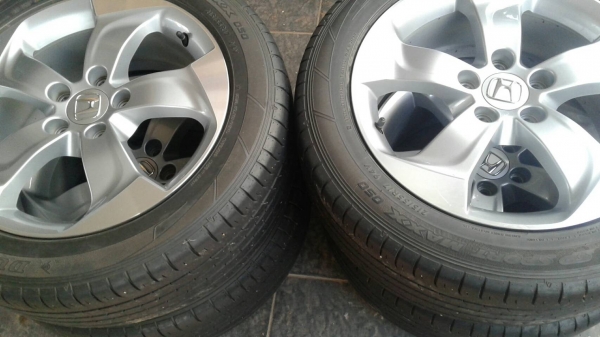 ล้อแม็ก HONDA HRV ขอบ 17 พร้อมยาง Dunlop 215 55 17 ปลายปี 14