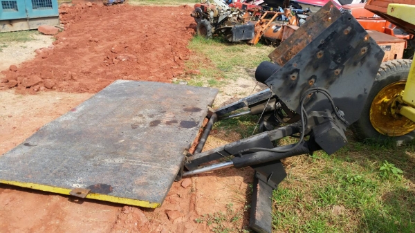 ประกาศครับ ฝาปิดท้ายรถบรรทุก 6 ล้อ กว้าง 2.5 เมตร มาอีกตัวครับ กระบอกไฮโดรลิคคู่ ประกาศครับ ฝาปิดท้ายรถบรรทุก 6 ล้อ กว้าง 2.5 เมตร มาอีกตัวครับ กระบอกไฮโดรลิคคู่