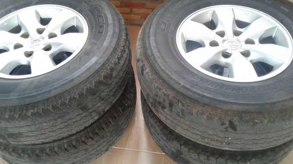 ล้อแม็กวีโก้แชมป์ 16 พร้อมยางแถมไปครับ