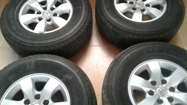 ล้อแม็กวีโก้แชมป์ 16 พร้อมยางแถมไปครับ