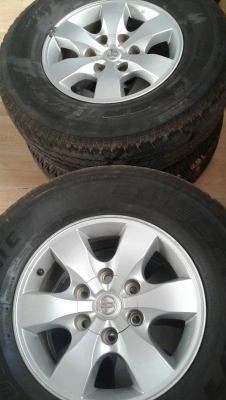 ล้อแม็กวีโก้แชมป์ 16 พร้อมยางแถมไปครับ