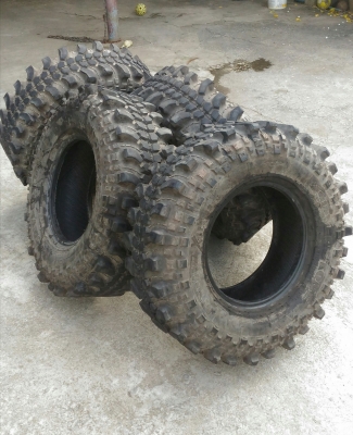 ขายยาง ตะขาบ 35x10.5 R 16 สวยๆ ขายยาง ตะขาบ 35x10.5 R 16 สวยๆ