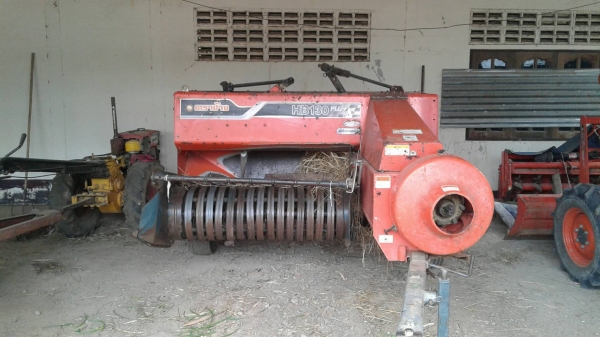 ขายเครื่องอัดฟาง คู้โบต้า HB 130 175000 บาท พร้อมใช้งาน ด่วน วันทูคอล 0986683479 dtac 0991751349 สิทธิ์ คับ