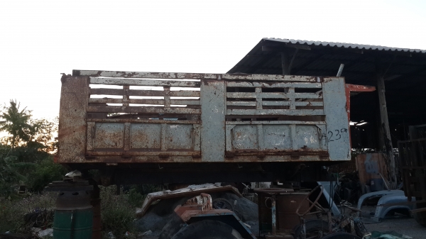 ขายกระบะบรรทุกดั้มพ์  10ล้อ  ราคาถูก