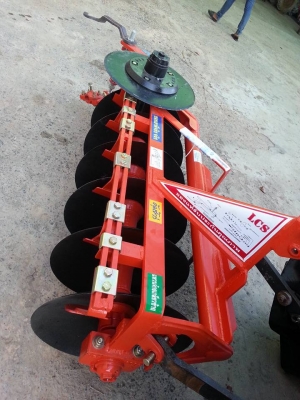 คูโบต้า L4708DT 4 WD ใบมีดดันหน้า ผานหลังใหม่  สีเดิมๆโรงงาน สภาพดีมากครับ