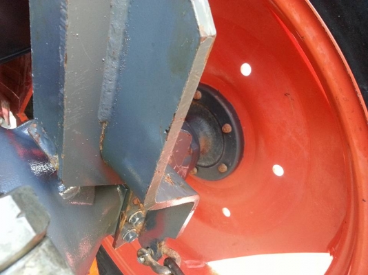 คูโบต้า L4708DT 4 WD ใบมีดดันหน้า ผานหลังใหม่  สีเดิมๆโรงงาน สภาพดีมากครับ