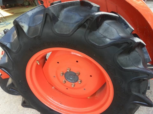 คูโบต้า L4708DT 4 WD ใบมีดดันหน้า ผานหลังใหม่  สีเดิมๆโรงงาน สภาพดีมากครับ