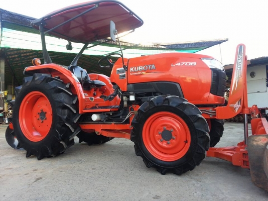 คูโบต้า L4708DT 4 WD ใบมีดดันหน้า ผานหลังใหม่  สีเดิมๆโรงงาน สภาพดีมากครับ