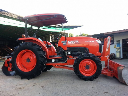 คูโบต้า L4708DT 4 WD ใบมีดดันหน้า ผานหลังใหม่  สีเดิมๆโรงงาน สภาพดีมากครับ