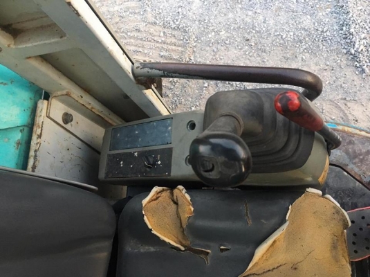 ขายรถขุด KOBELCO SK75UR-3 รถเก่าญี่ปุ่น100\% ยังไม่เคยใช้งานในประเทศไทย  สนใจติดต่อ 081-9485494