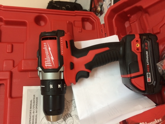 ใหม่ สว่าน 18V พร้อมที่ชารต์แบต2แอมป์ 2ก้อน ใหม่ สว่าน 18V พร้อมที่ชารต์แบต2แอมป์ 2ก้อน