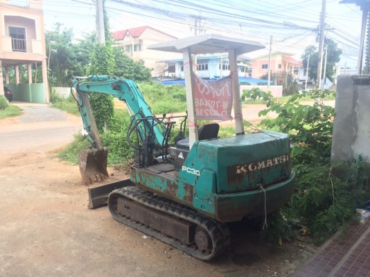 ขาย รถแบคโฮเล็ก komatsu pc30รุ่น6 รถเก่าญี่ปุ่นแท้ สภาพดีเอวแน่น มีลายหัวเจาะ สภาพเดิมๆพร้อมใช้งาน มีเอกสารอินวอยน์ โทร0890941671 รถอยู่อำเภอเมืองเพชรบูรณ์