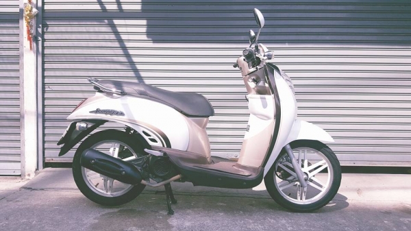 ขออนุญาติขาย HONDA SCOOPY-i ตัว TOP ล้อแม็ก รุ่นลายคลาสสิค