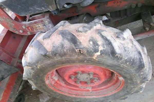 ขายรถไถ KUBOTA L4508 อุปกรณ์ ดันหน้า ผานหลัง โรตารี่ สภาพพร้อมใช้งาน เอกสารเล่มทะเบียนพร้อมโอน ราคา195,000 สนใจโทร 090-8588220คุณนะ 093-3258446คุณบิว หรือเข้าดูสินค้าอื่นๆได้ที่ www.narong2truck.com หรือ www.truck.in.th/498 หรือเพจFacebook ณรงค์ ซื้อขายรถ ขายรถไถ KUBOTA L4508 อุปกรณ์ ดันหน้า ผานหลัง โรตารี่ สภาพพร้อมใช้งาน เอกสารเล่มทะเบียนพร้อมโอน ราคา195,000 สนใจโทร 090-8588220คุณนะ 093-3258446คุณบิว หรือเข้าดูสินค้าอื่นๆได้ที่ www.narong2truck.com หรือ www.truck.in.th/498 หรือเพจFacebook ณรงค์ ซื้อขายรถ