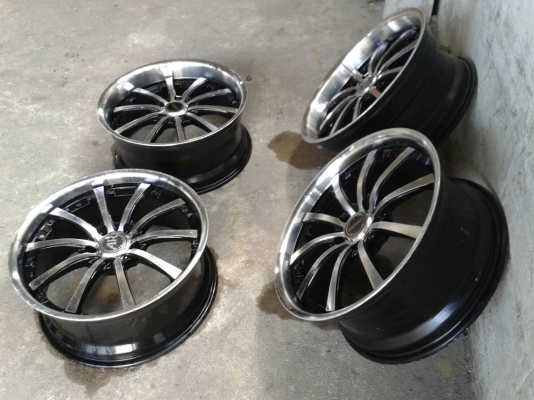 ขอบ18นิ้ว5รู114 น.ตื้ร  ล.ลึก ชุดนี้ ราคา 7900 บาท