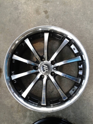 ขอบ18นิ้ว5รู114 น.ตื้ร  ล.ลึก ชุดนี้ ราคา 7900 บาท