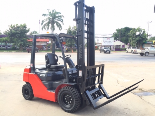 ขายรถโฟลคลิฟท์ TOYOTA 02-8FD25 ,1594 ชั่วโมง, เสายกสูง 4.5 เมตร เครื่องยนต์ดีเซลใหม่ล่าสุด 1DZ III ,งาปรับคว่ำหงาย, ,  นำเข้าแท้จากญี่ปุ่น 100\%